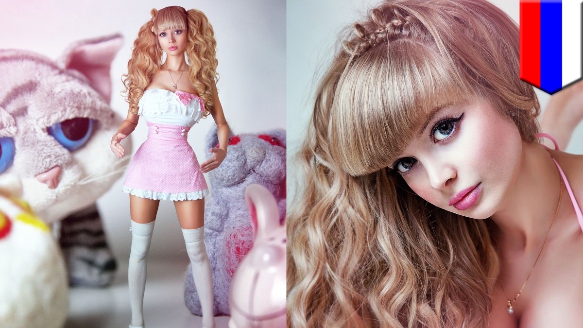 Миа Эванс переоделась в куклу с розовыми волосами и предложила потрахаться