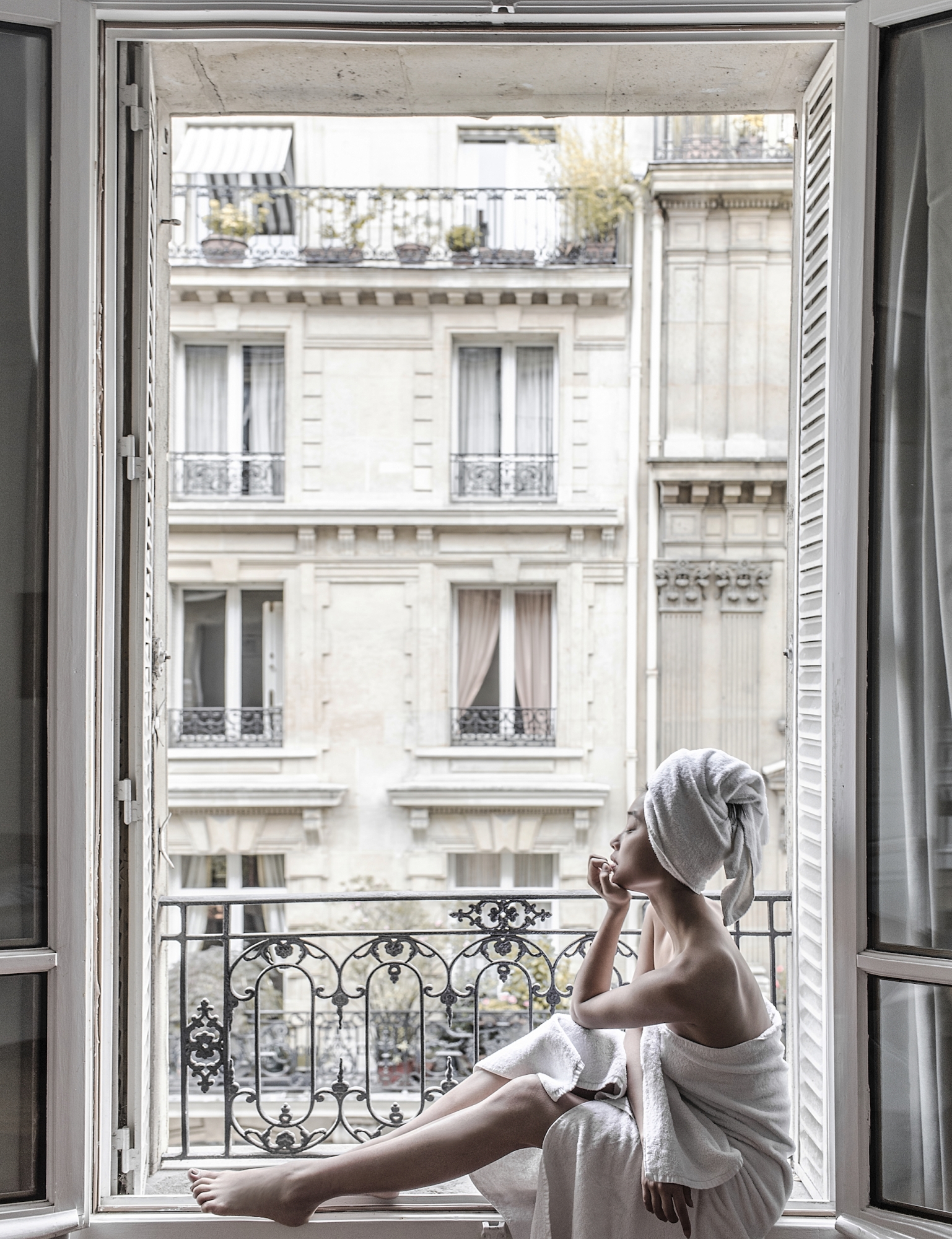 Фото Девушки На Балконе