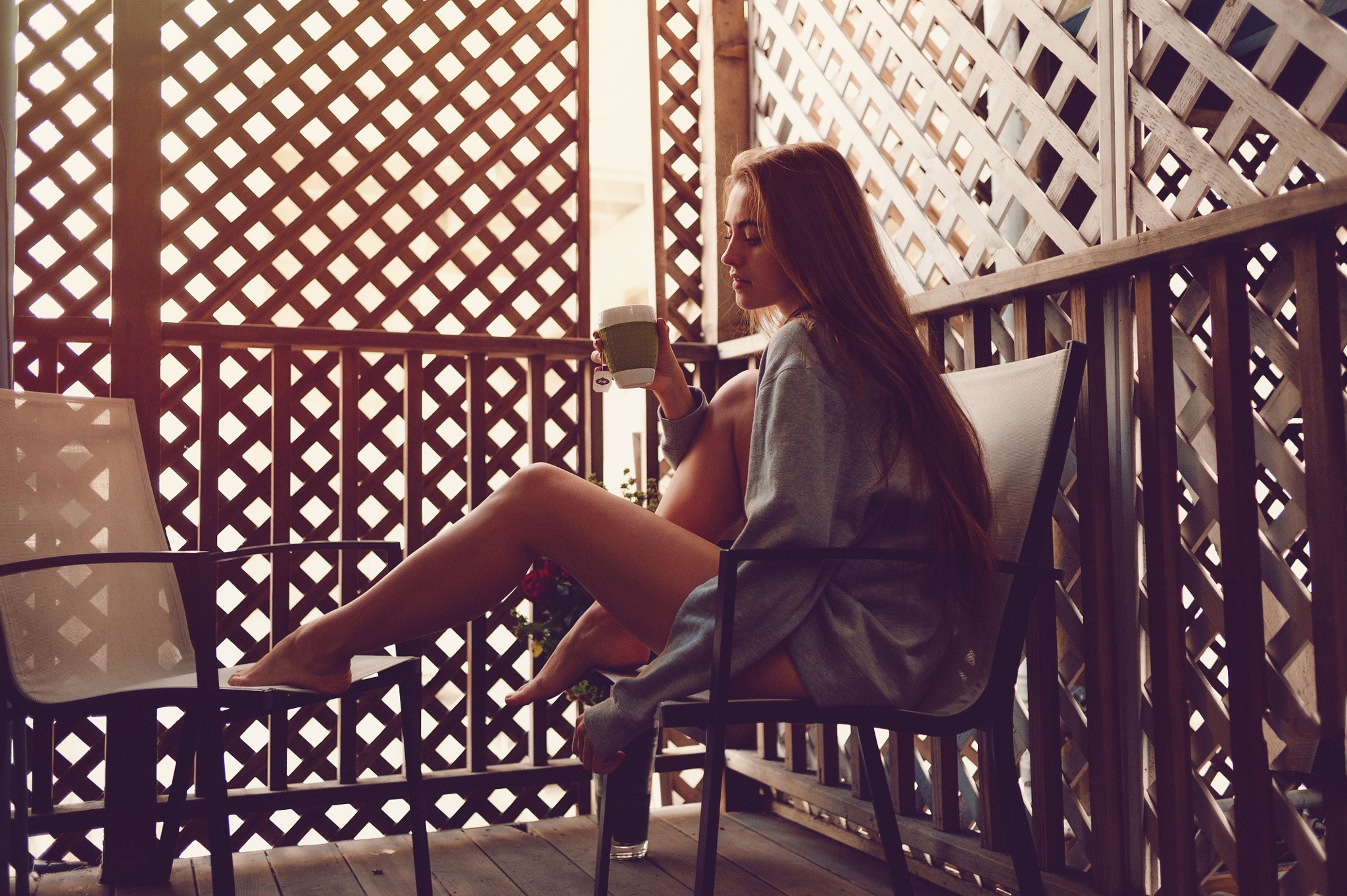 Фото На Балконе Девушки Позы В Квартире