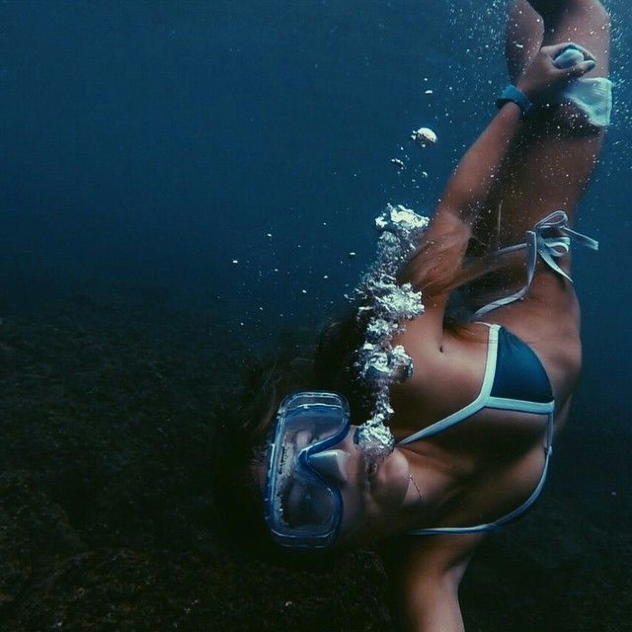 Fart underwater