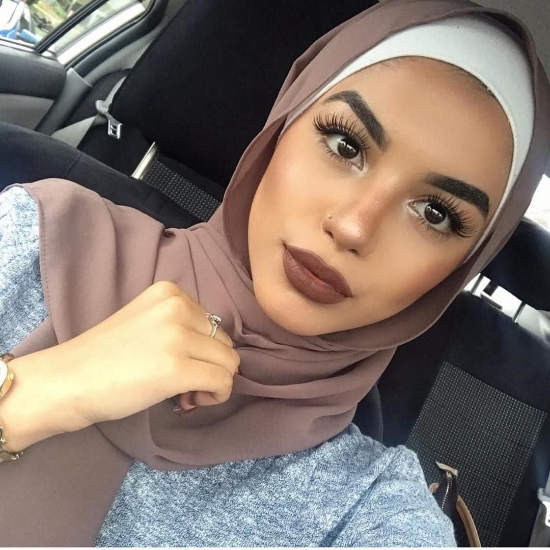 Gorgeous arab girl