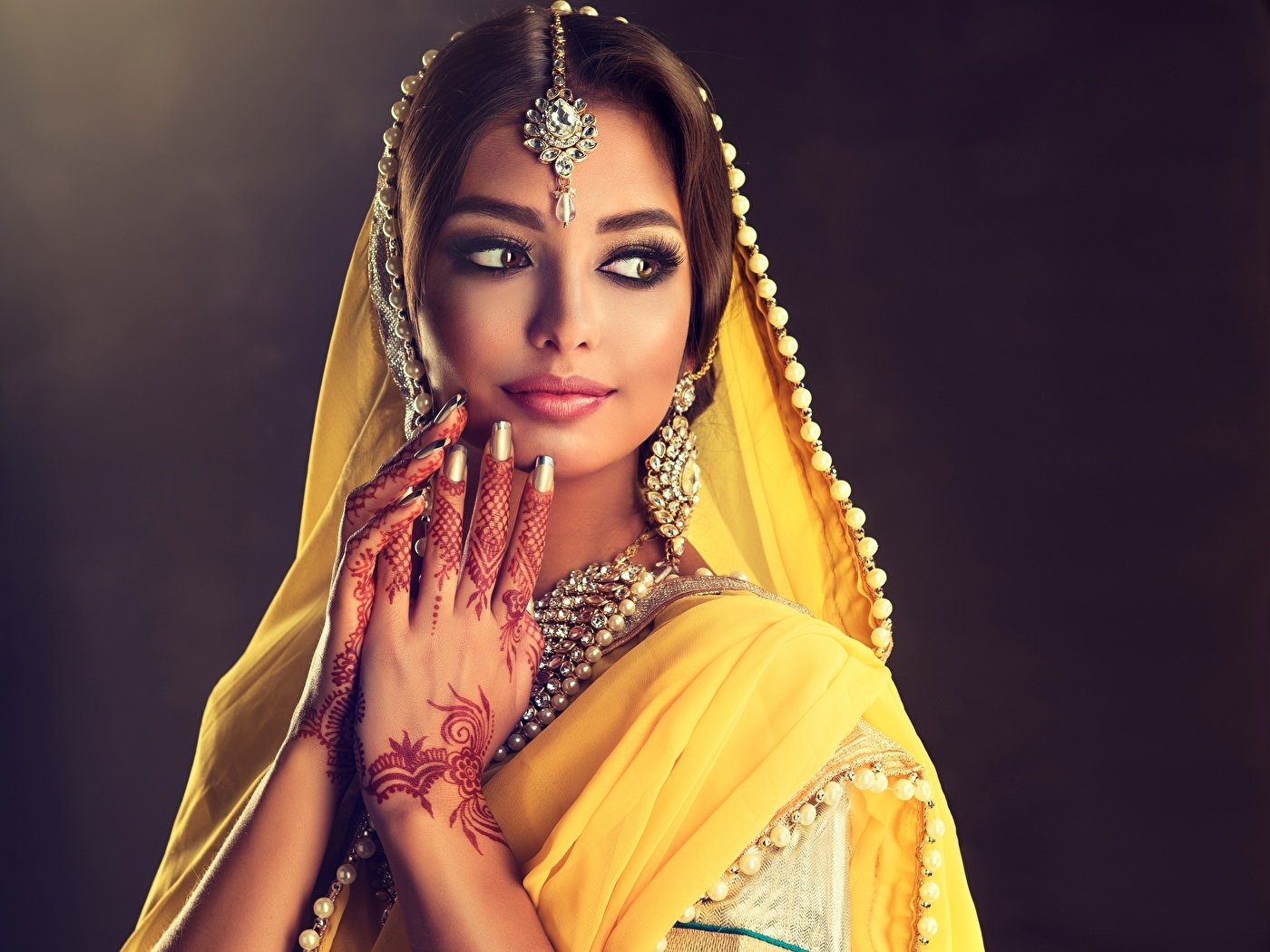 Индианки обладают особой внешностью которую они готовы показывать без всякого стеснения 