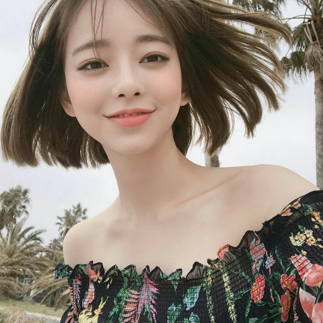 Красивая Корейская Девушка