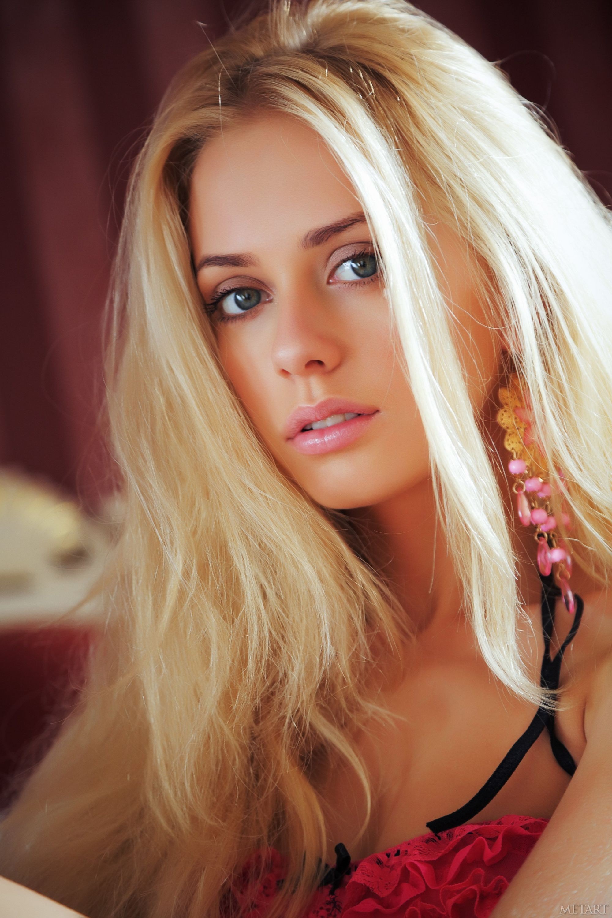 Эротические фото красивой блондинки с голубыми глазами