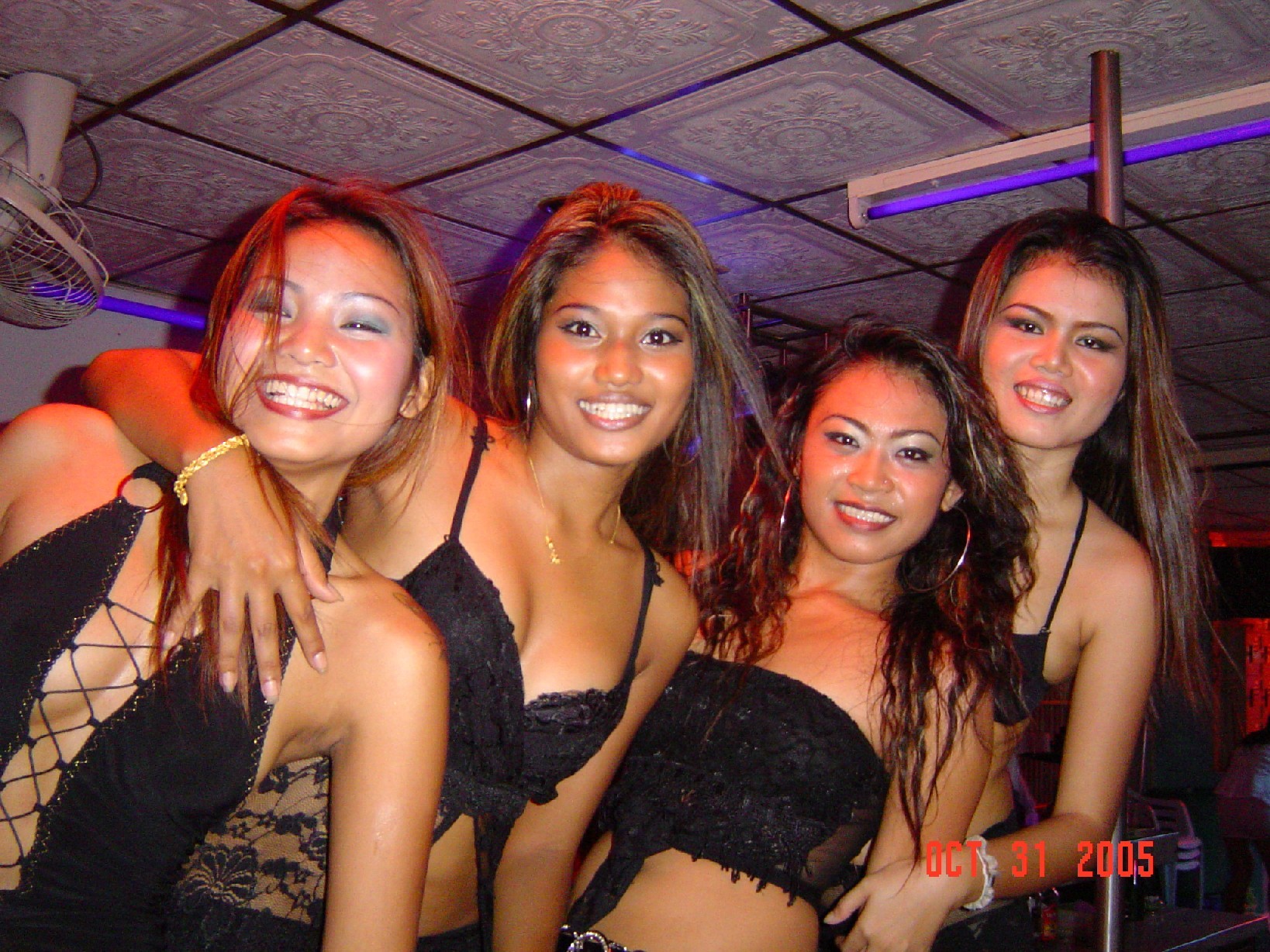 Тайские Проститутки Все Включено Дешевые