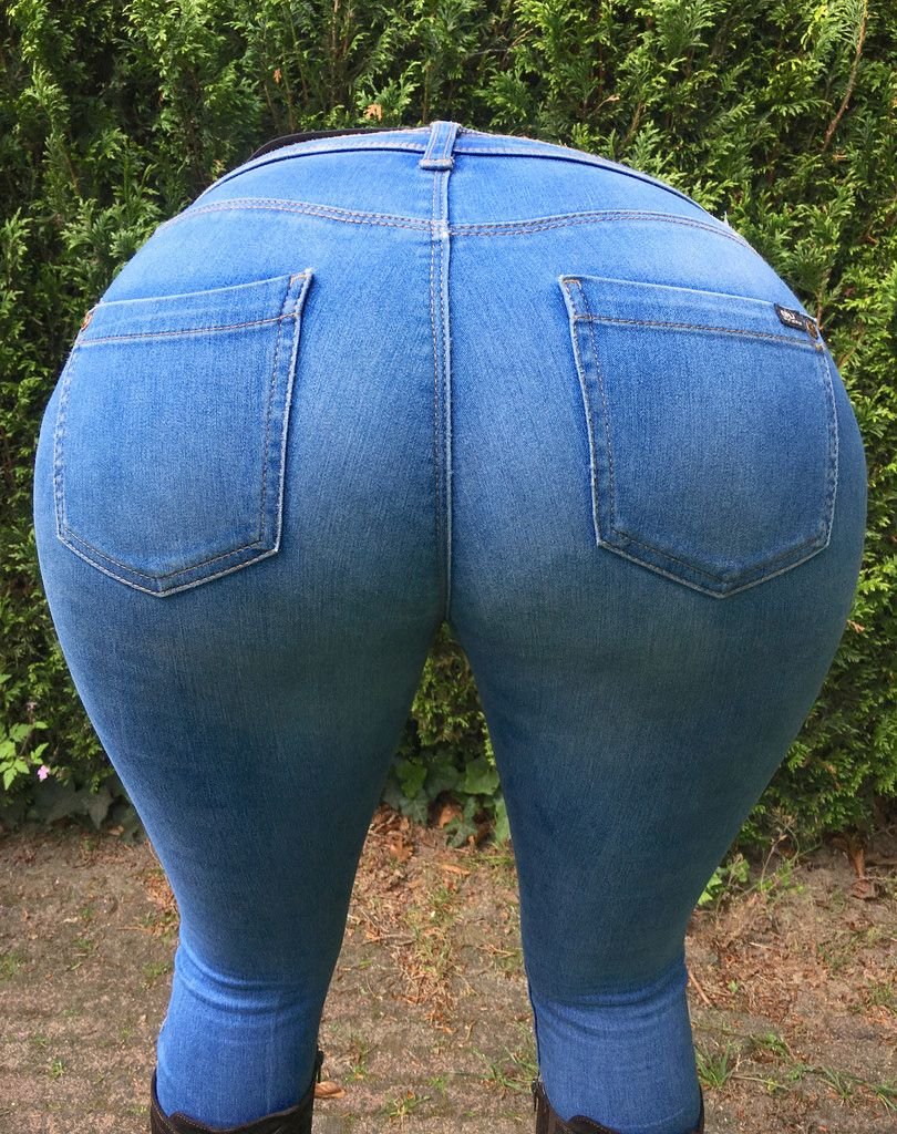 Jeans ass hole