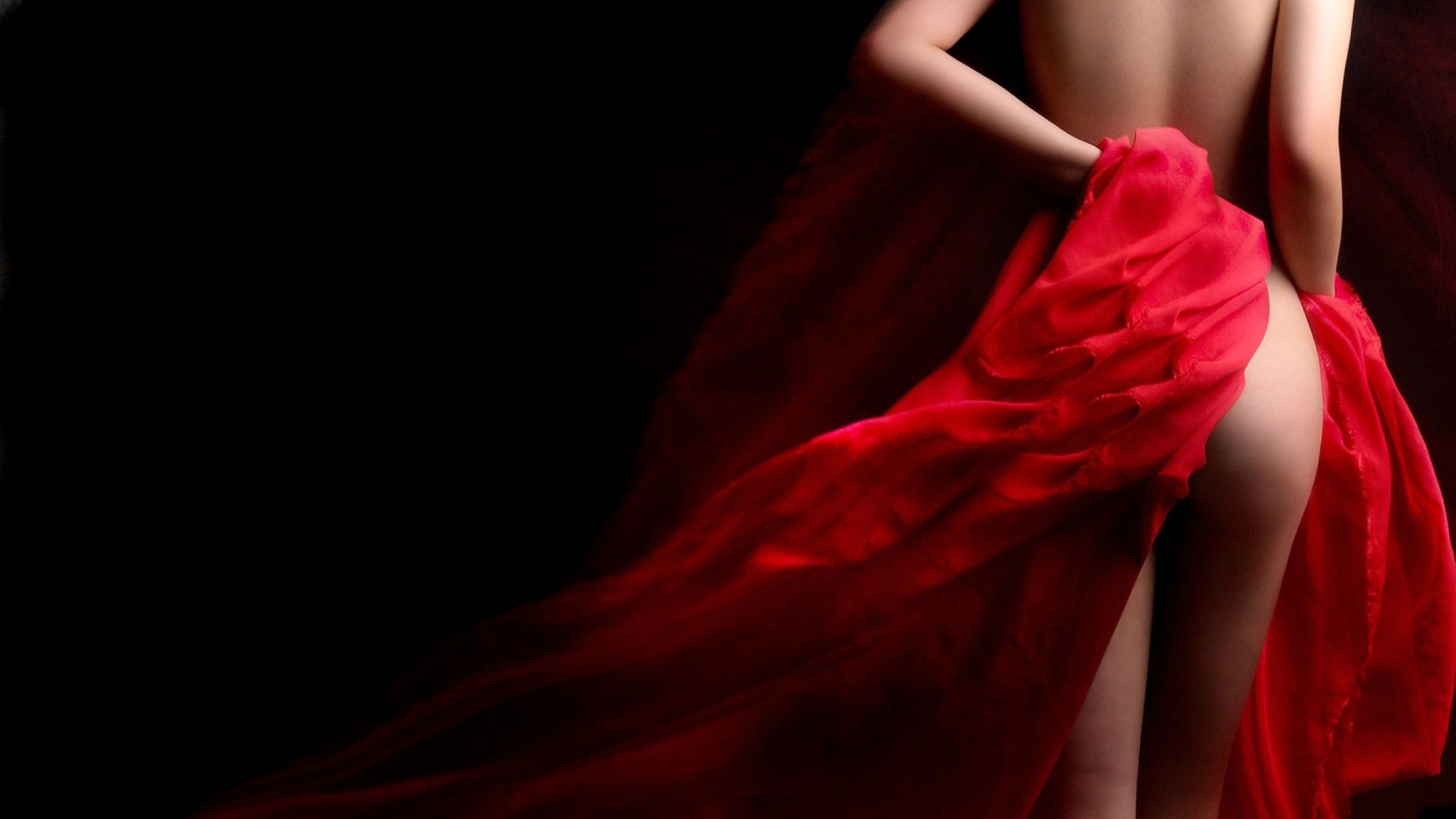 Девушка В Красном Платье Сзади