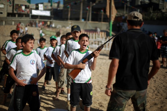 В Газе открылись детские лагеря ХАМАСа