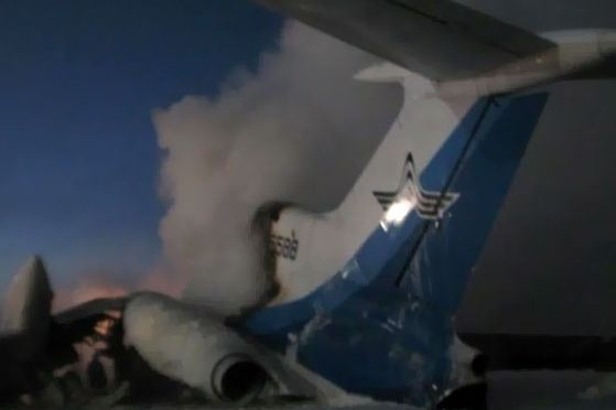 В аэропорту Сургута загорелся и взорвался Ту-154