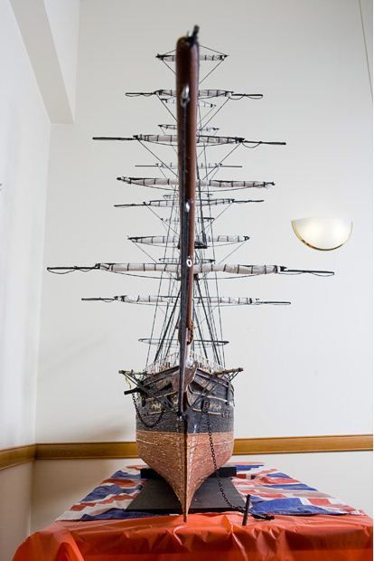Крупнейшая модель корабля из зубочисток