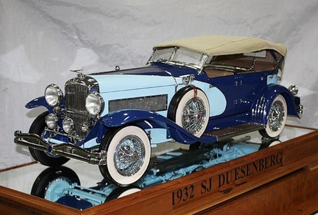 Модель Duesenberg SJ 1932 года