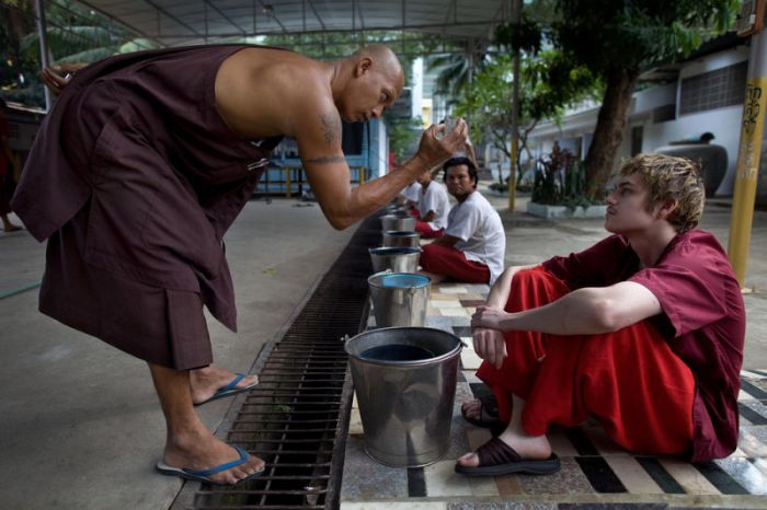 Лечение наркозависимых в тайском монастыре