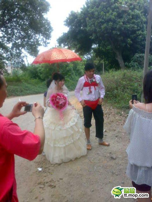 Странная азиатская свадьба (8 фото)