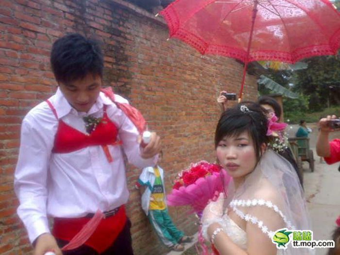 Странная азиатская свадьба (8 фото)