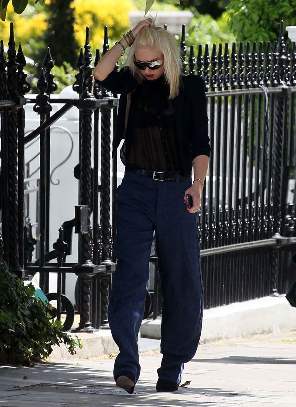 Gwen Stefani в прозрачной кофте (7 фото)
