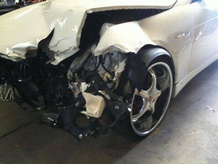 Реставрация BMW после аварии (21 фото)