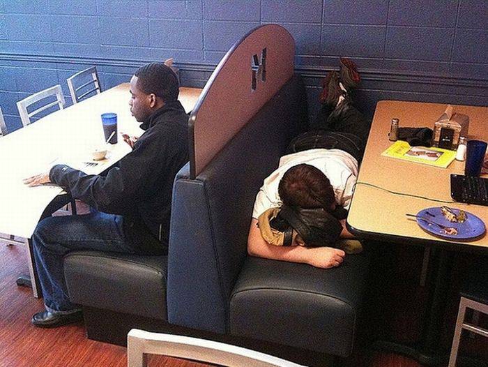 Где вздремнуть студенту? (15 фото)