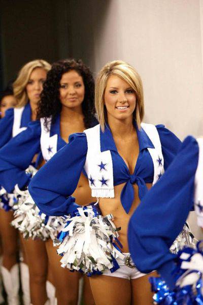 Девушки из группы поддержки Dallas Cowboys