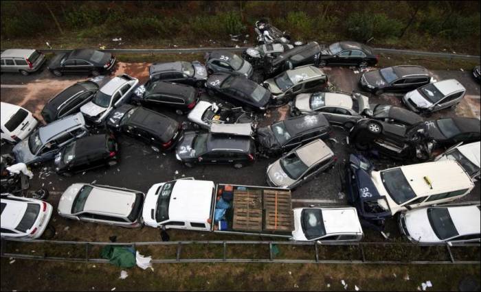 Авария на автобане в Германии (3 фото)
