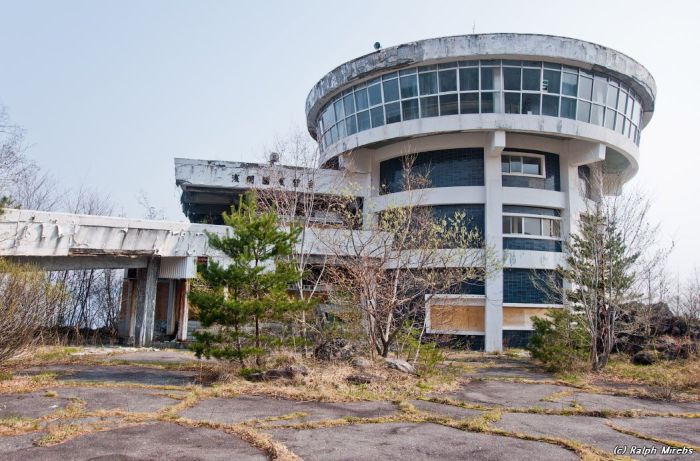 Японский музей вулканологии, заброшенный более 20 лет (39 фото)