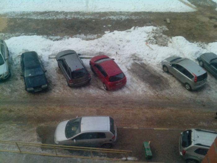 Соседи жестко наказали за неправильную парковку