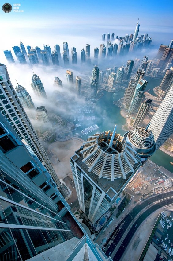 Дубай, утопающий в облаках