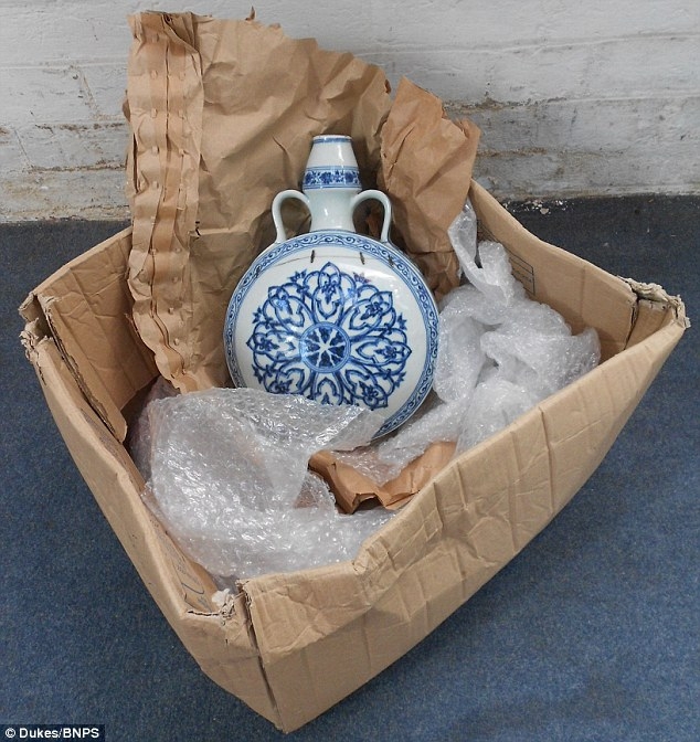Завалявшаяся ваза, продана за 120.000 фунтов стерлингов
