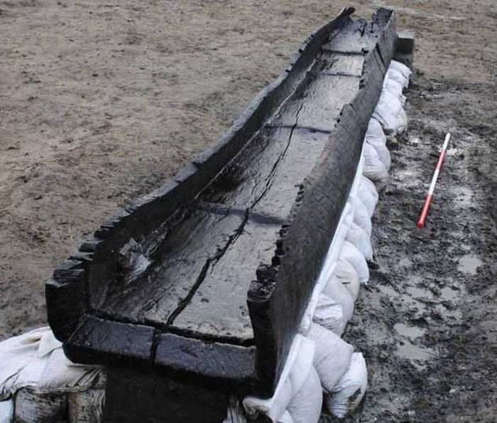 Археологи обнаружили флот из восьми древних лодок