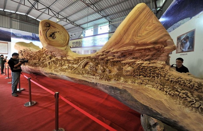 Удивительная деревянная скульптура