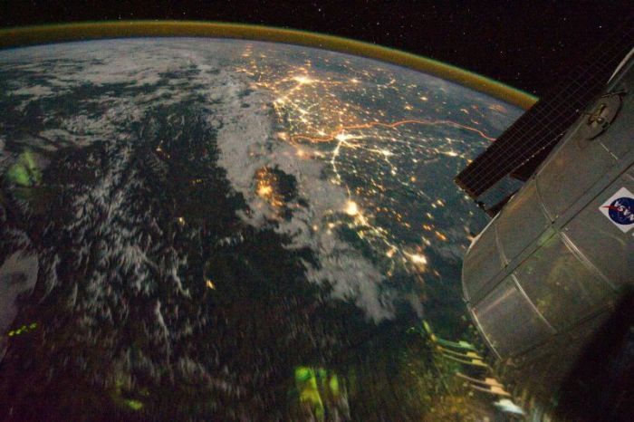 Границу между Индией и Пакистаном видно из космоса