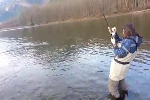 Как женщины любят рыбалку