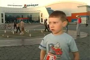 Паренек сам находит пищу для разговора