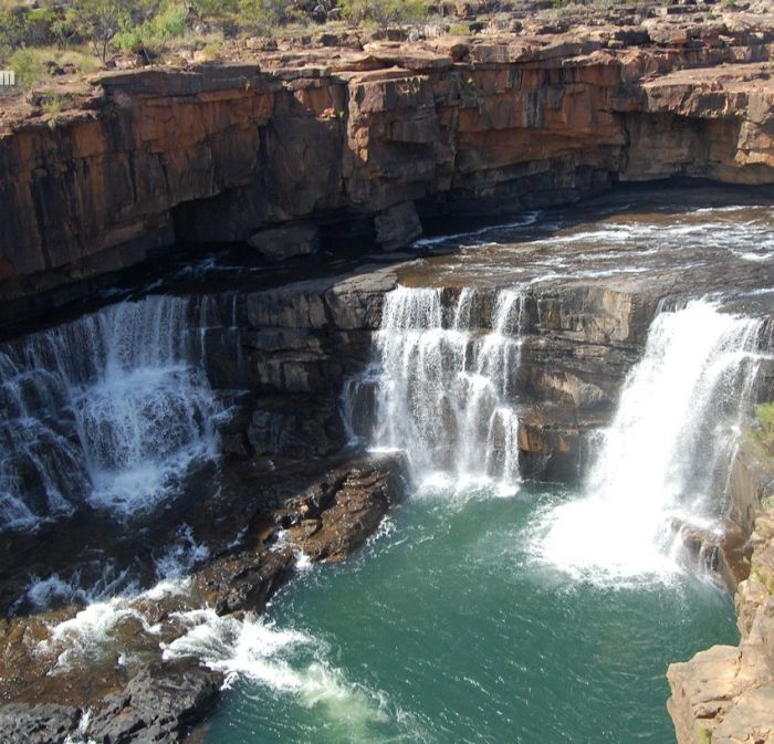 Очень красивый водопад в Западной Австралии