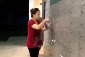 Тетка спамит