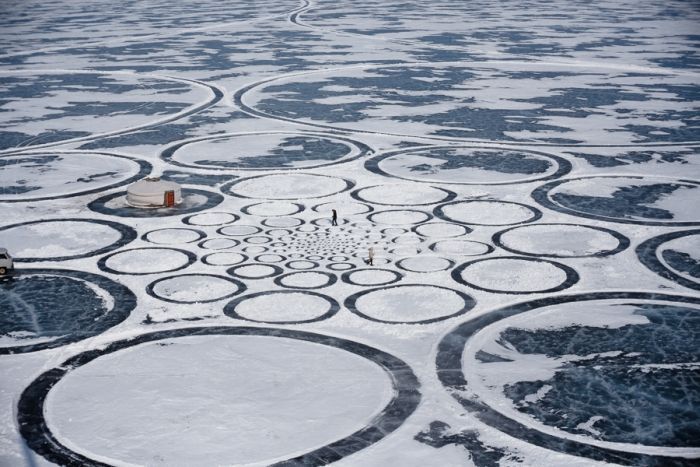 Пейзажи на льду озера Байкал