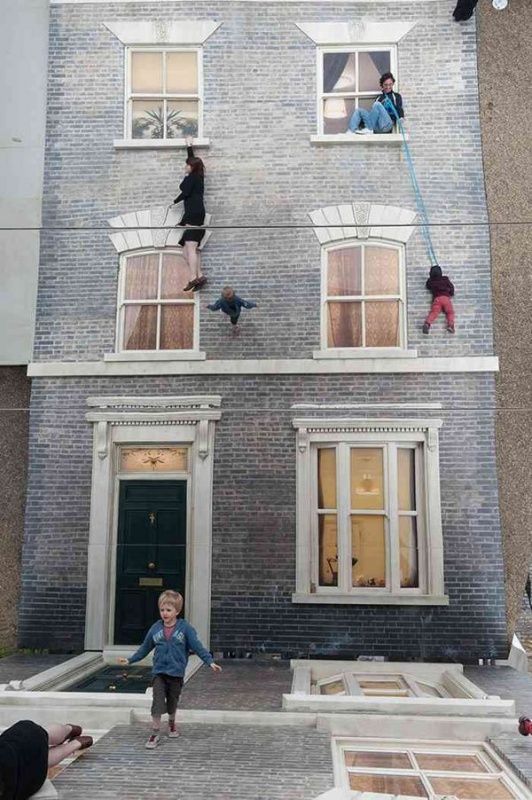 Необычный зеркальный дом в Лондоне