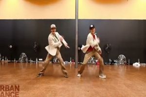 Шикарный танец двух парней