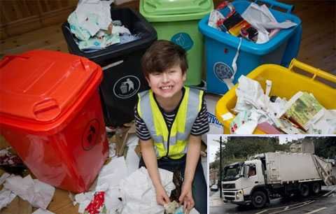 5-летний мальчик купил мусоровоз