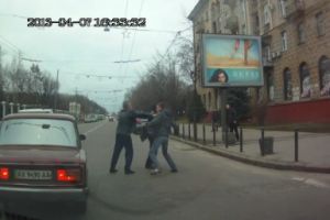 Подрались на дороге