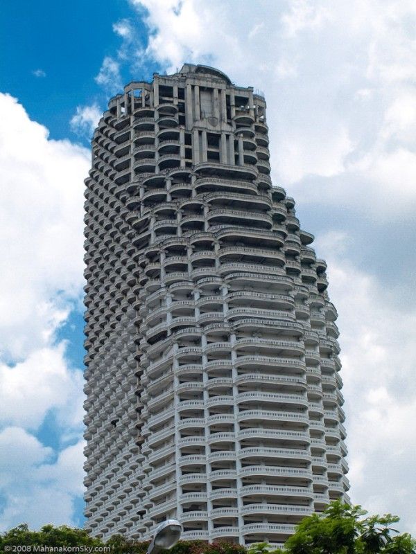 Самый высокий заброшенный небоскреб