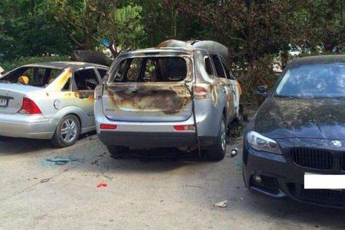 Празднуя покупку BMW, спалил два чужих авто