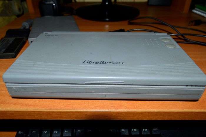 Ноутбук Libretto 100ct, выпущенный во второй половине 90-х годов