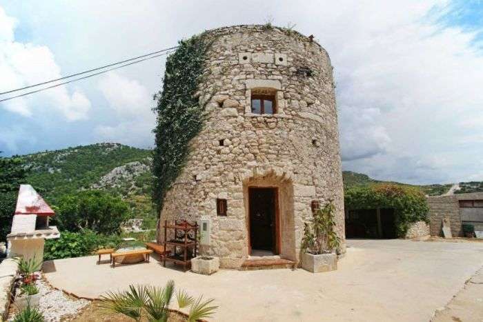 Домик для туристов из старой хорватской мельницы