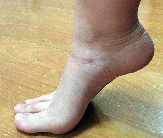 Необычные пальцы ног студентки из Тайваня