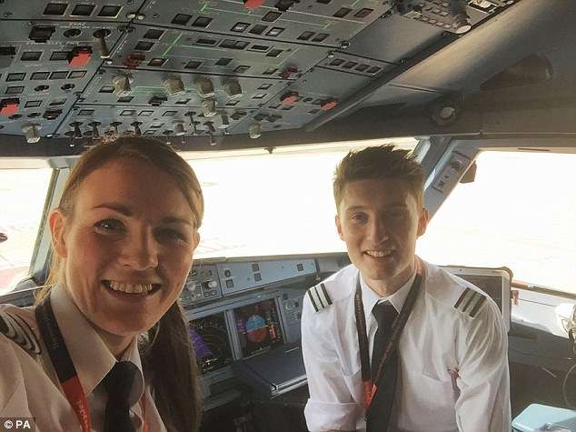 Кейт Макуилльямс — самый молодой  капитан пассажирского авиалайнера