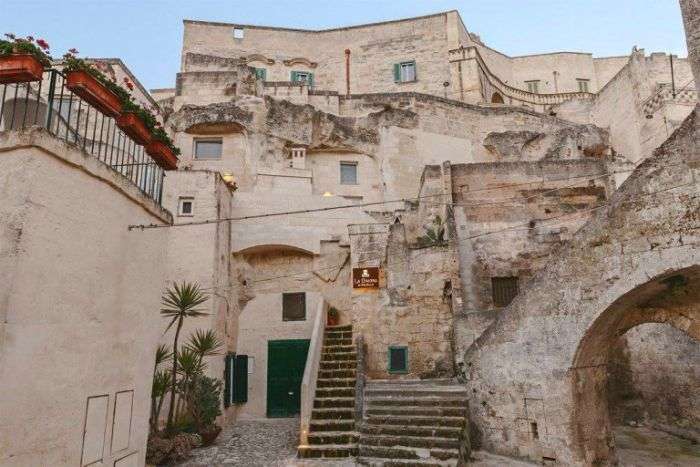 Уникальный итальянский отель в скале