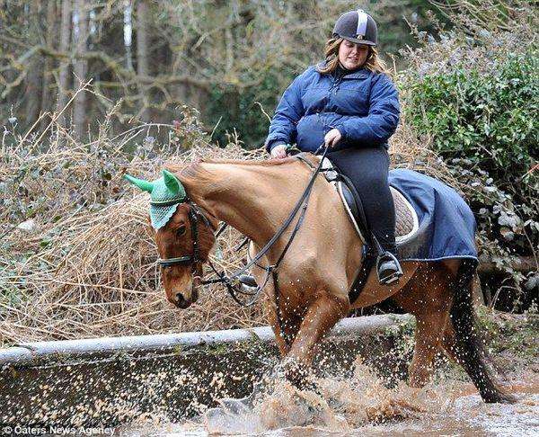 Жительницу Великобритании затравили в соцсетях за ужасное обращение с лошадью