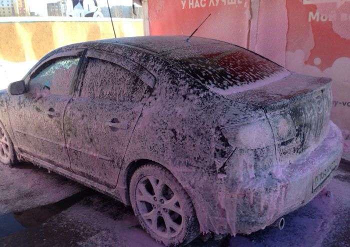 Машину помыли в мороз
