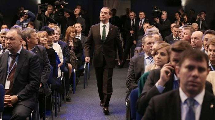 Дмитрий Медведев надел прикольный галстук