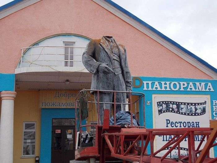 Памятник Ленину после реставрации